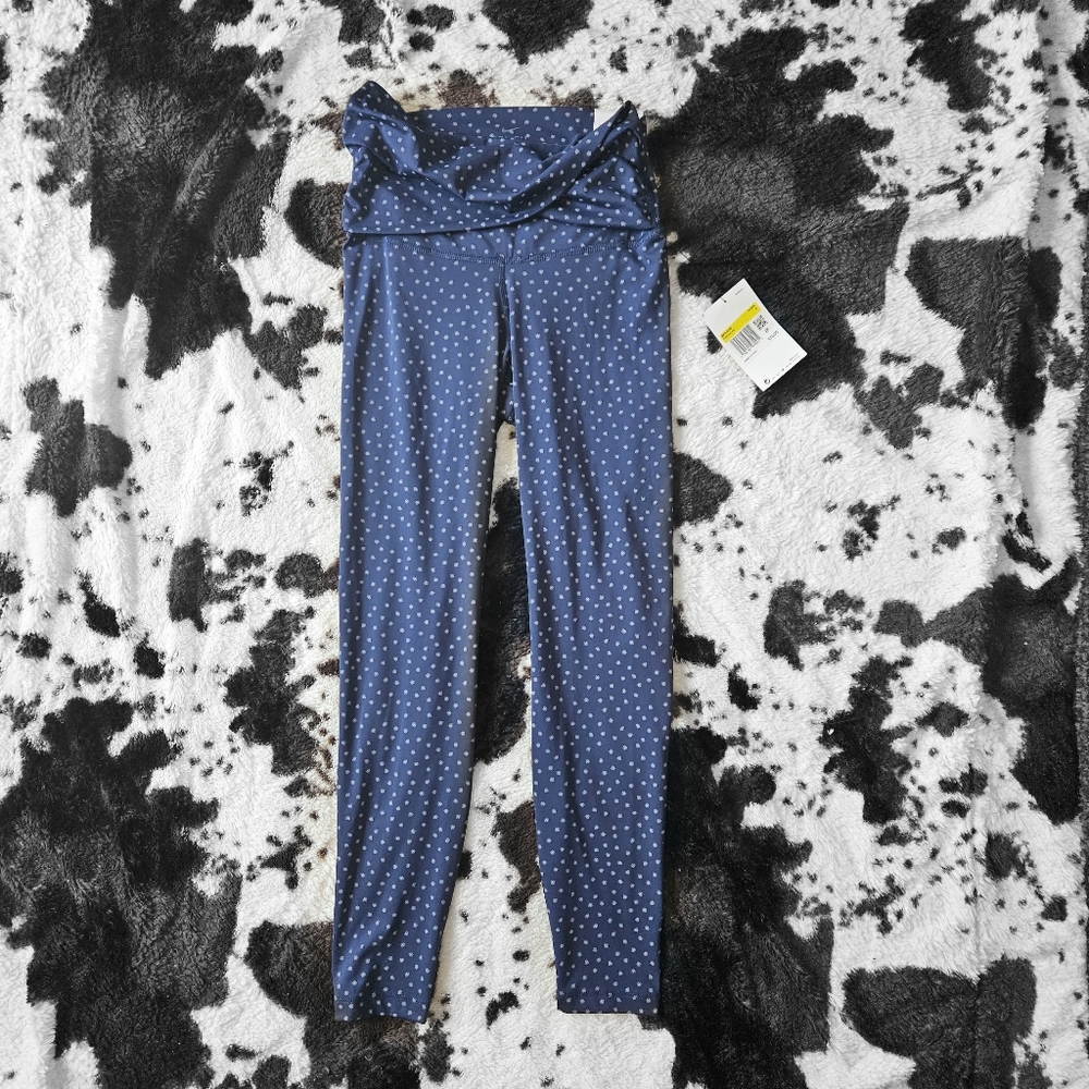 NWT Nike DRI-FIT Twist Top Cropped Yoga Leggings